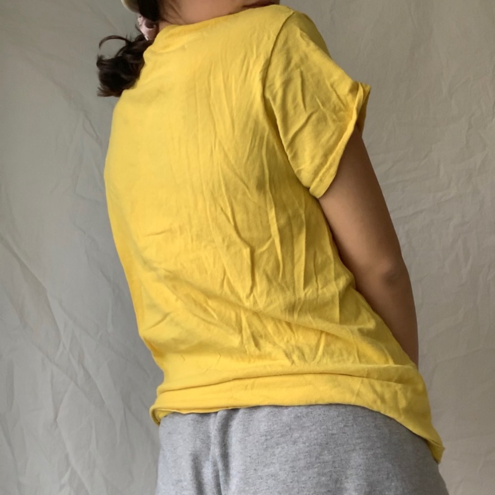 Basic yellow tee🌼 - Picture 6 of 6